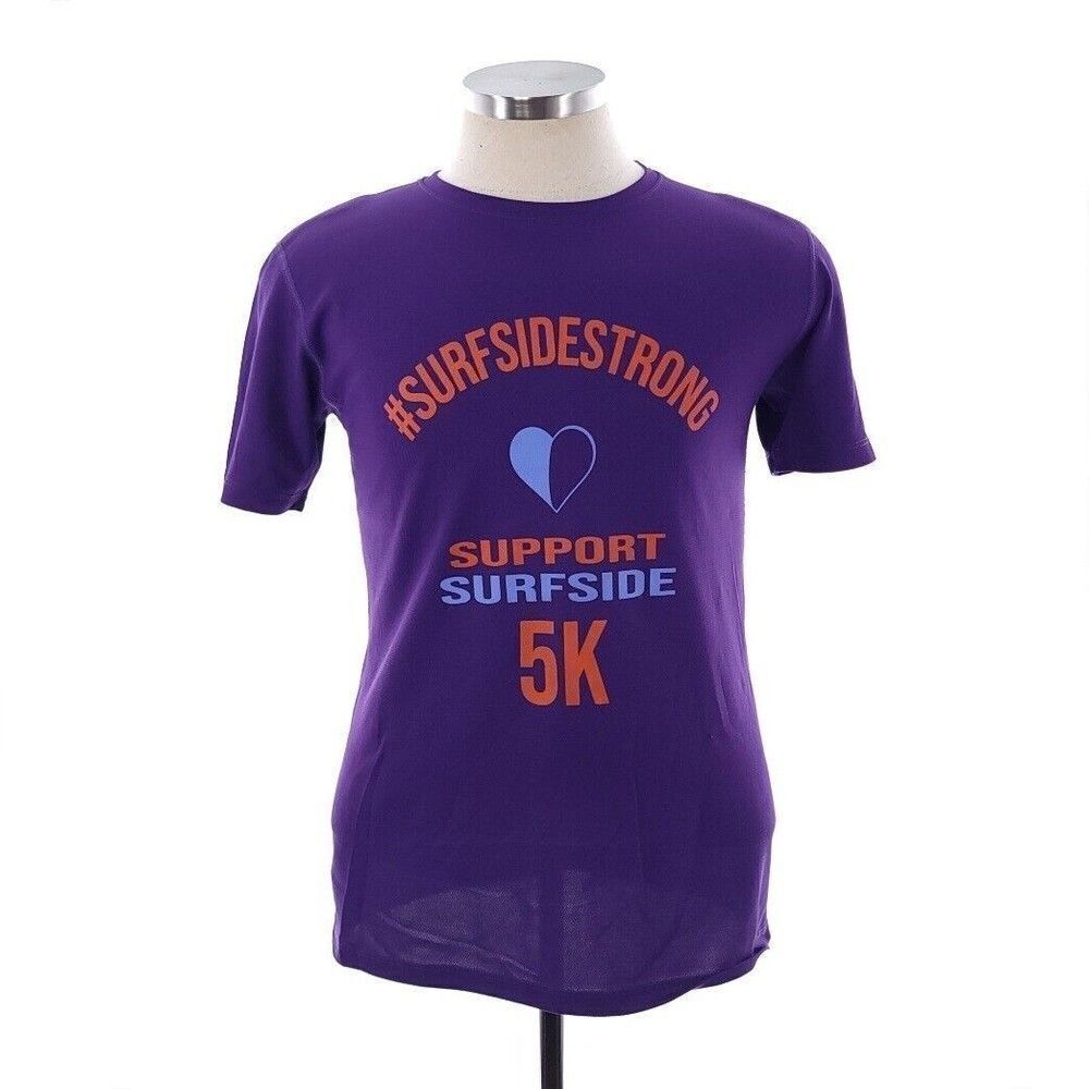 Brooks Surfside Strong 5k Womens Medium Purple Crewneck Short Sleeve Tshirt